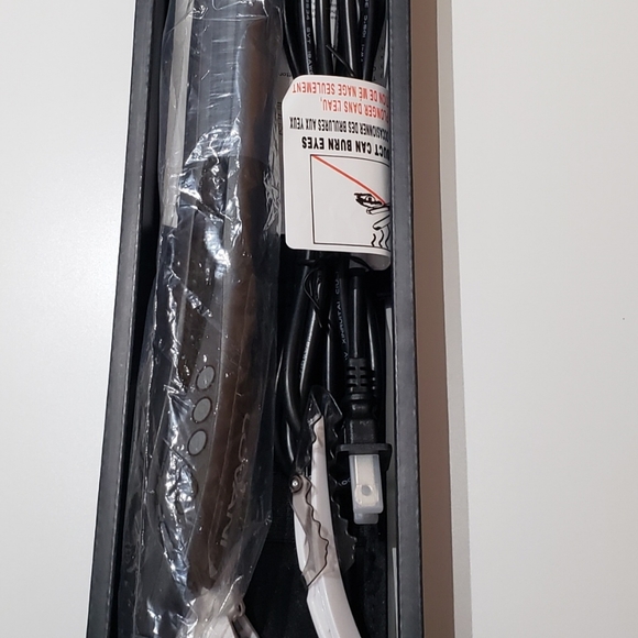 Hair Straightener - Picture 4 of 7